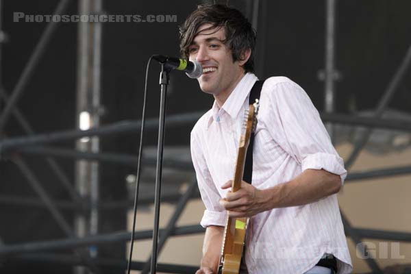 WE ARE SCIENTISTS - 2006-07-07 - PARIS - Hippodrome de Longchamp - 